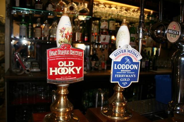 The Coach & Horses Inn Chislehampton 外观 照片