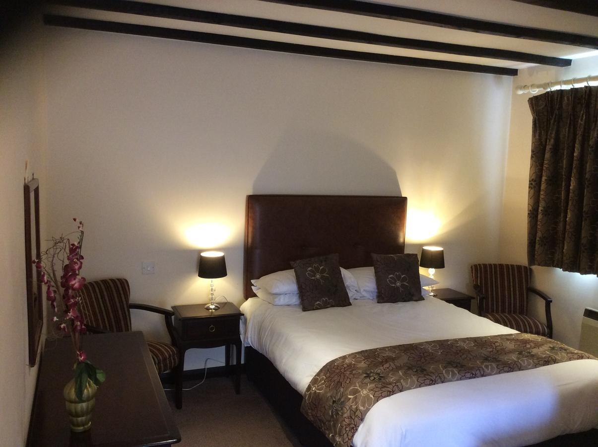 The Coach & Horses Inn Chislehampton 外观 照片
