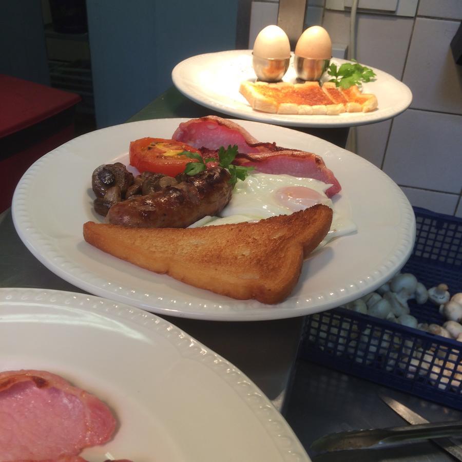 The Coach & Horses Inn Chislehampton 外观 照片