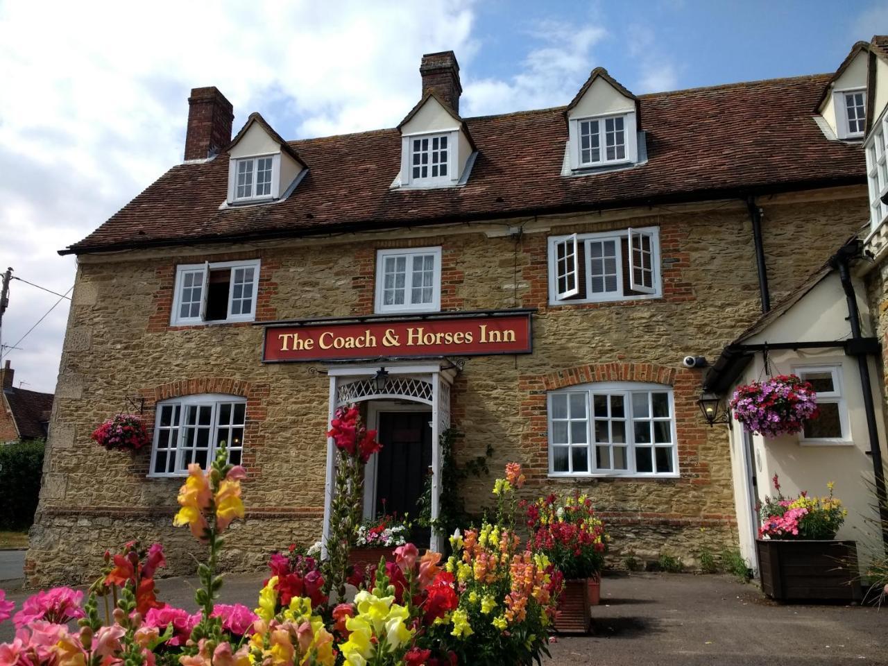 The Coach & Horses Inn Chislehampton 外观 照片